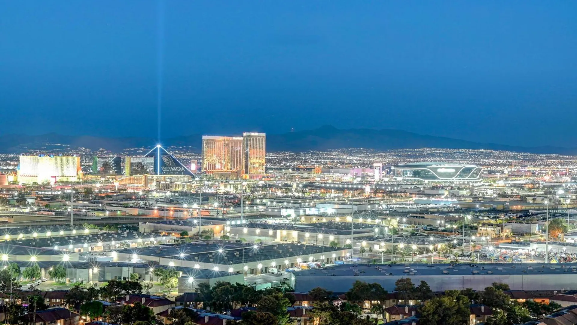 Daire Hi-Rise Condo Private Balcony & Strip Views Las Vegas