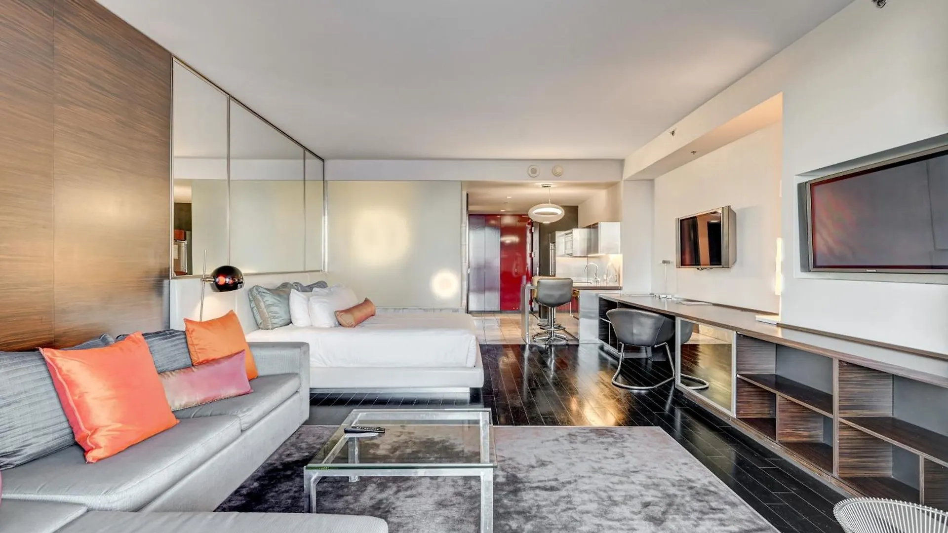 Hi-Rise Condo Private Balcony & Strip Views Las Vegas